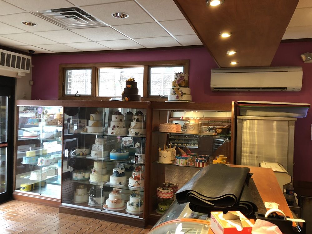 Traub's Bakery: 1020 Lincoln Avenue, Prospect Park, PA 19076